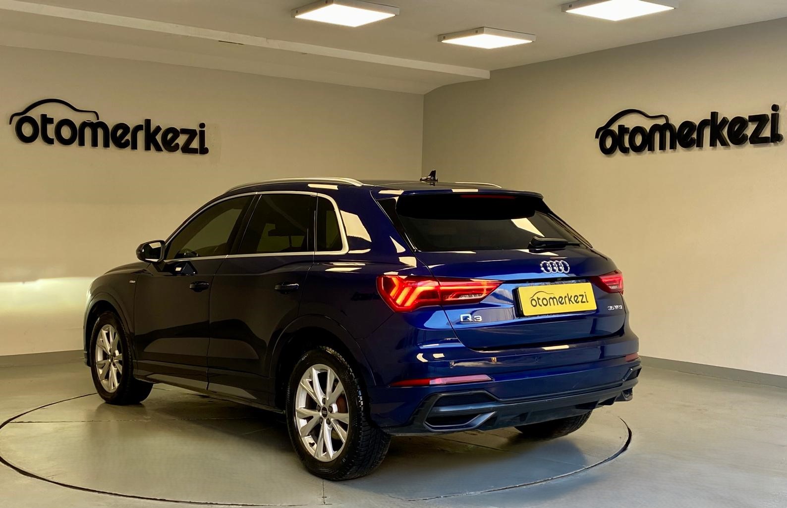AUDI Q3 23